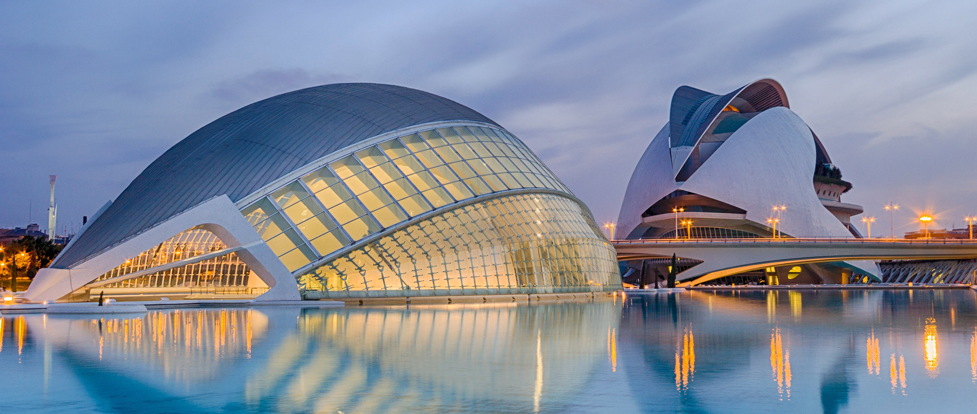 對于更加注重細(xì)節(jié)和品質(zhì)的高端酒店，帝王會選用造型經(jīng)典雅致，功能科學(xué)齊全的產(chǎn)品和空間方案，搭配全自動智能產(chǎn)品等，讓旅客在此得到屬于這段旅途中最享受的完美時刻。