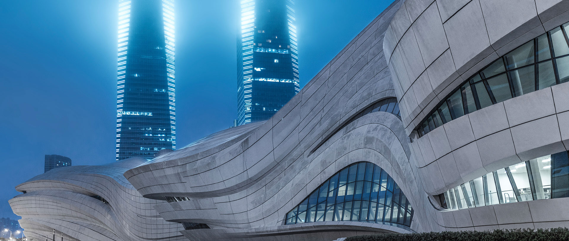 帝王能夠在滿足不同客戶需求的同時，深度結(jié)合帝王產(chǎn)品、設(shè)計、技術(shù)、制造等優(yōu)勢，選擇符合當(dāng)?shù)厥褂昧?xí)慣的產(chǎn)品，并根據(jù)不同地區(qū)、不同標(biāo)準(zhǔn)、不同工況，有針對性地制定各種新技術(shù)和空間解決方案。